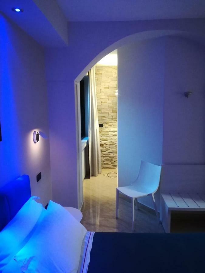 Sonevi Rooms Napoli Eksteriør bilde