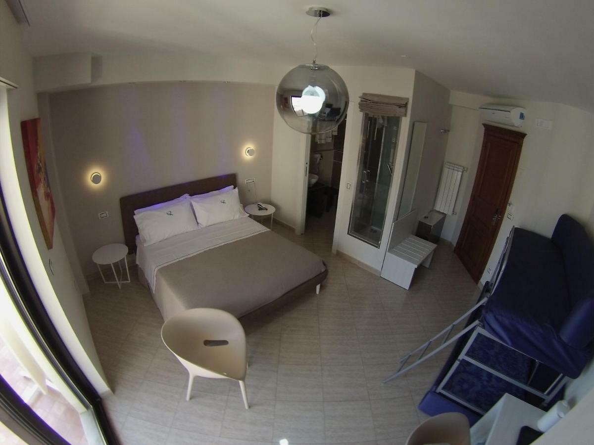 Sonevi Rooms Napoli Eksteriør bilde
