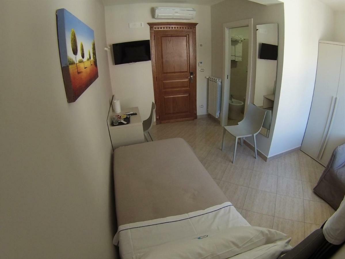 Sonevi Rooms Napoli Eksteriør bilde