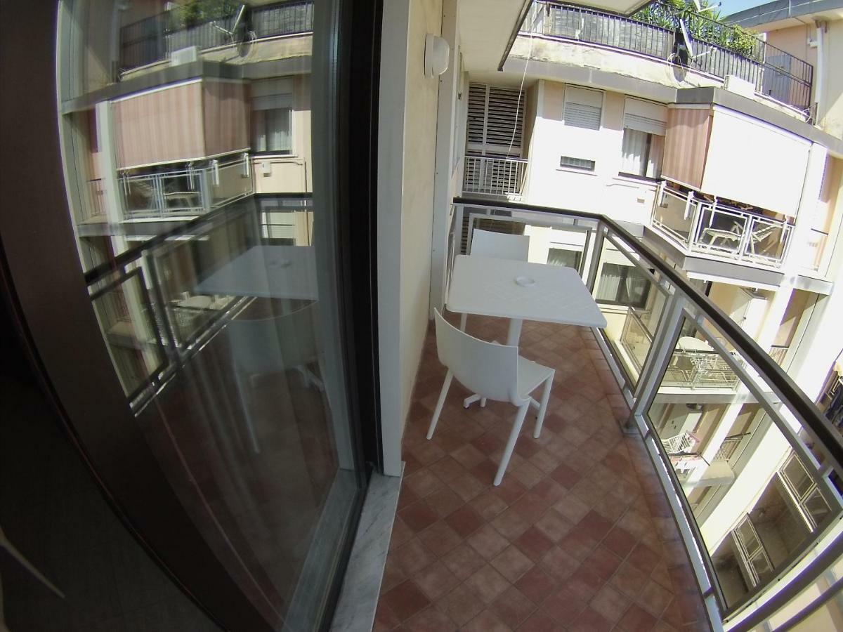 Sonevi Rooms Napoli Eksteriør bilde