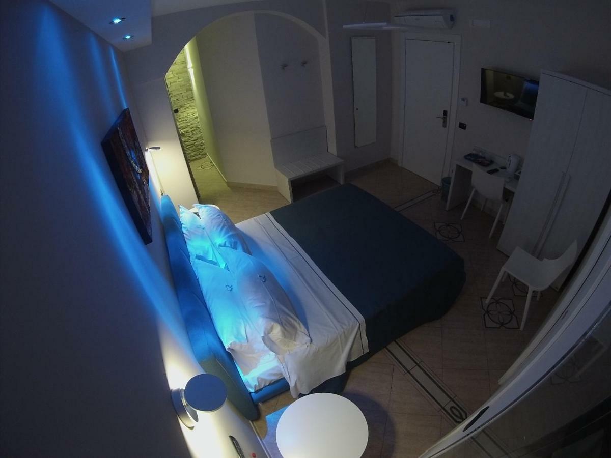 Sonevi Rooms Napoli Eksteriør bilde