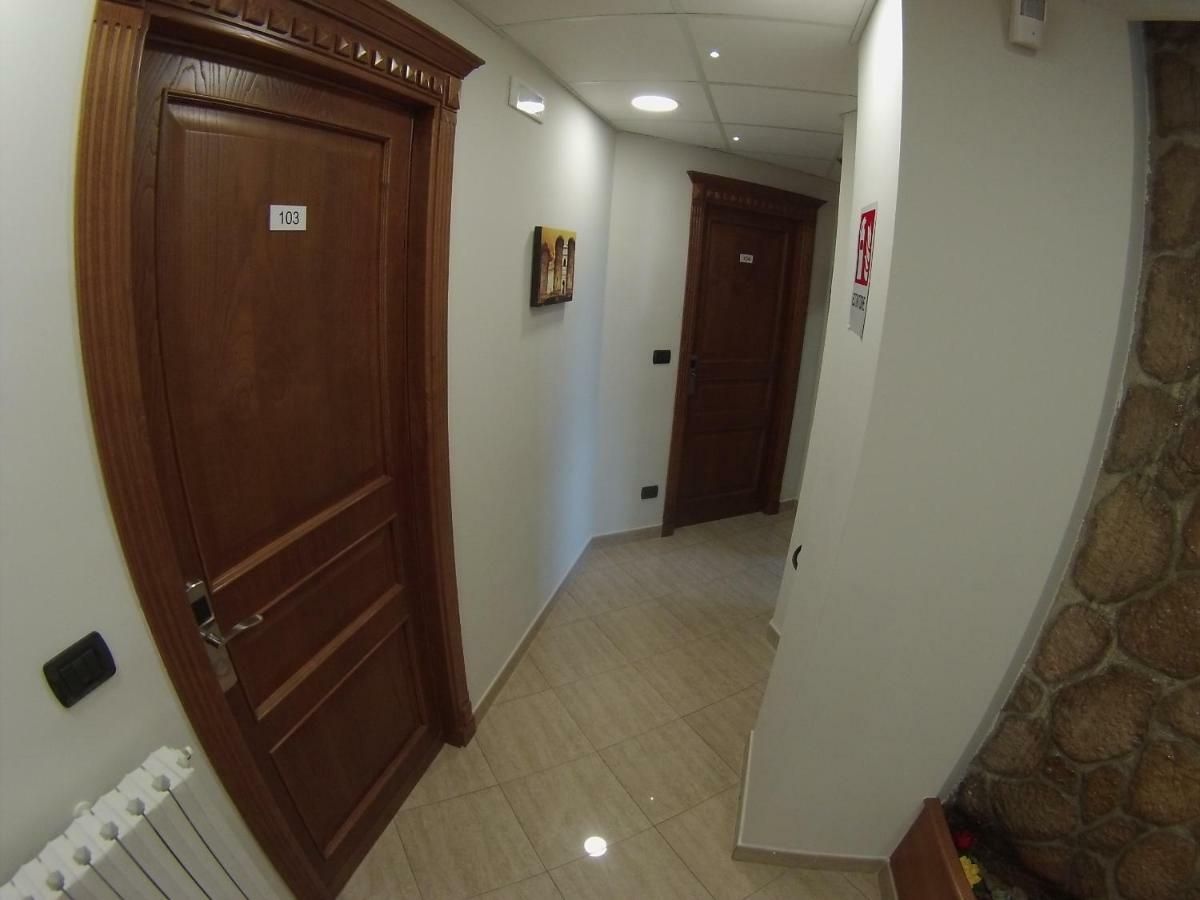Sonevi Rooms Napoli Eksteriør bilde
