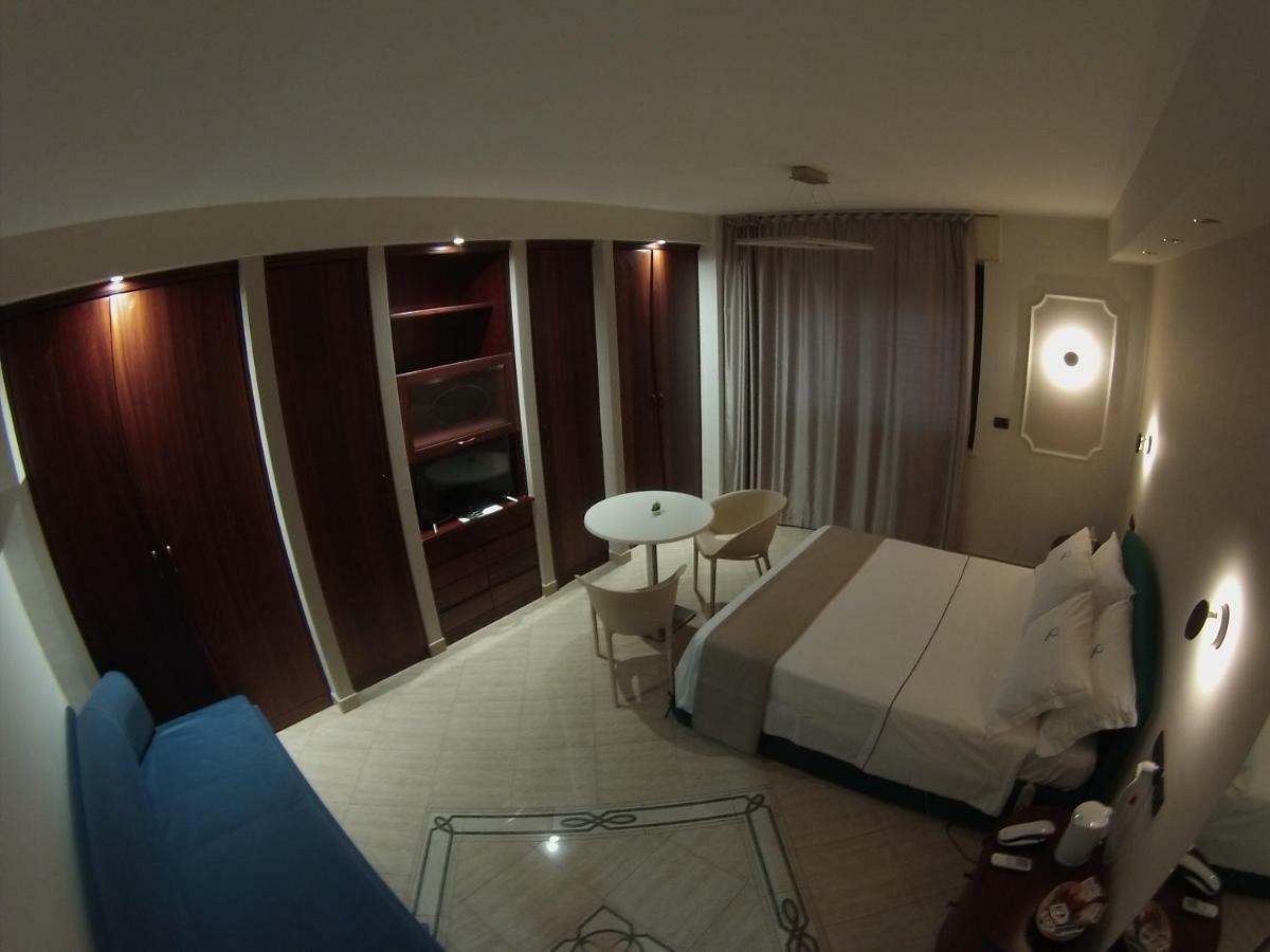 Sonevi Rooms Napoli Eksteriør bilde