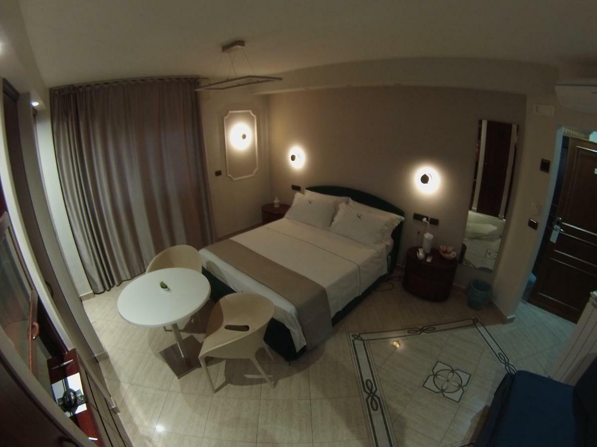 Sonevi Rooms Napoli Eksteriør bilde